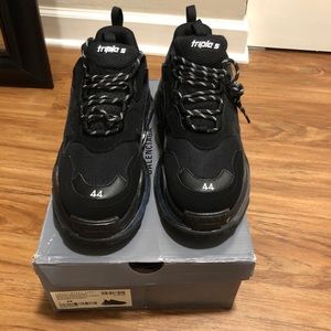 Balenciaga triple s clear sole black